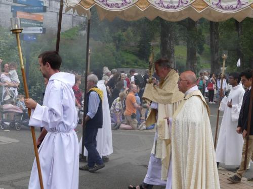 2024 08 07-4-procession-eucharistique-19