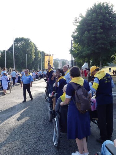 2025 08 06-03-depart-pour-la-messe-internationale-12