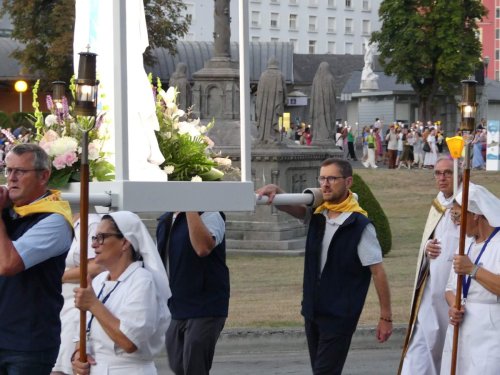 2025 08 07- -05-procession-mariale-31