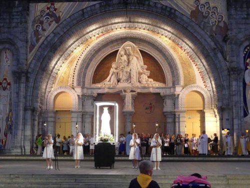 2025 08 07- -05-procession-mariale-44