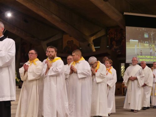 2025 08 08-07-procession-eucharistique-10