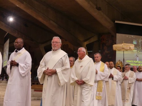 2025 08 08-07-procession-eucharistique-11