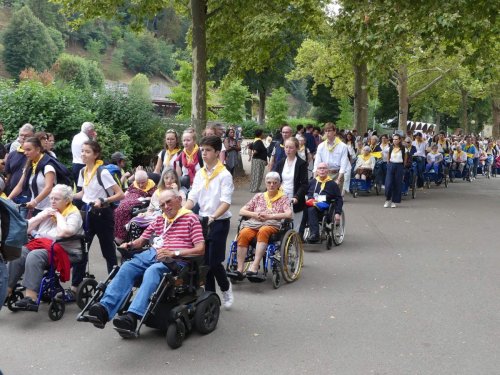 2026 08 06-08-Procession-eucharistique-13