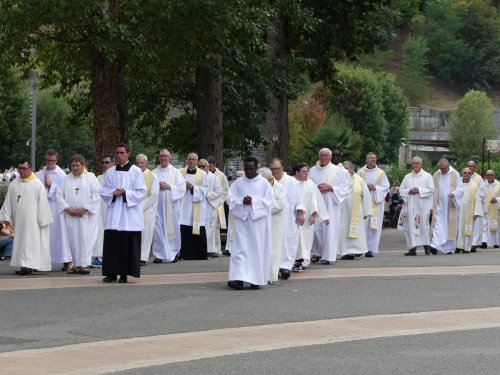 2026 08 06-08-Procession-eucharistique-18