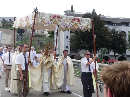 2026 08 06-08-Procession-eucharistique-20