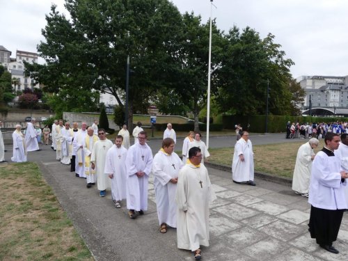 2026 08 06-08-Procession-eucharistique-22