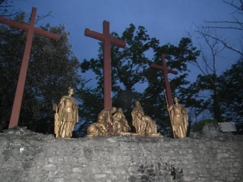 13-jesus-est-remis-a-sa-mere