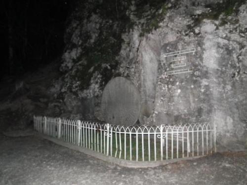 15-la-resurrection-la-pierre-du-tombeau
